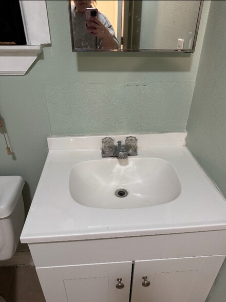 Building Photo - 3031 Mistletoe St