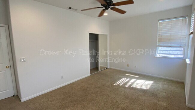 Building Photo - 1030 Eastlake Cir