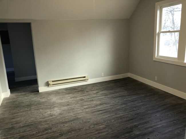 Building Photo - Emerson