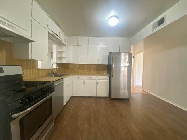 Building Photo - 602 Hammack Dr