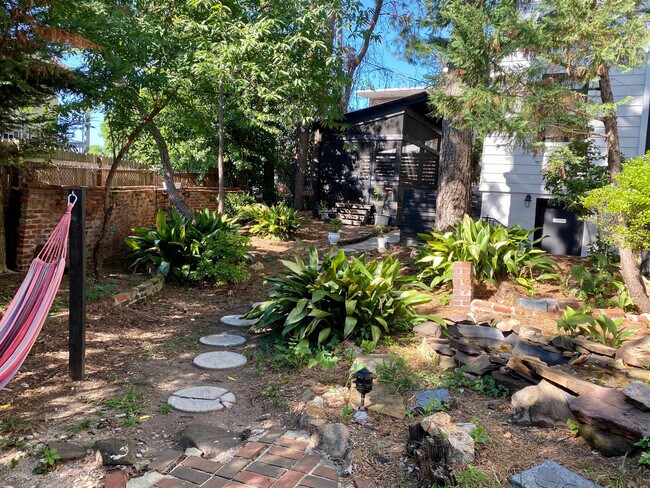 Building Photo - 3308 Cliff Rd