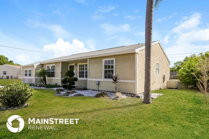 Building Photo - 3182 SE East Blackwell Dr