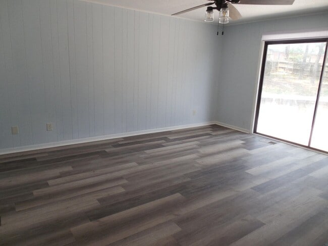 Building Photo - Available October 1st 4 bedroom 2 bathroom in Evans Ga