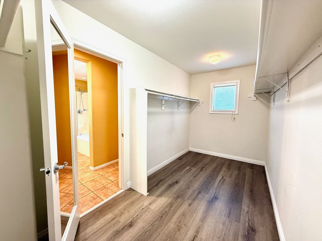 Building Photo - 1319 Jacaranda Cir