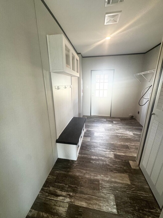 Building Photo - 3 Bedroom 2 Bathoom Ready to Rent in Odessa