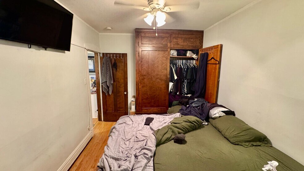 Building Photo - 4205 N Linder Ave