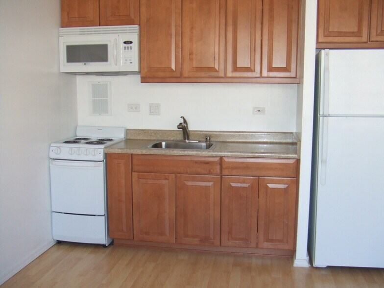 Cooking Area - 1650 Kanunu St