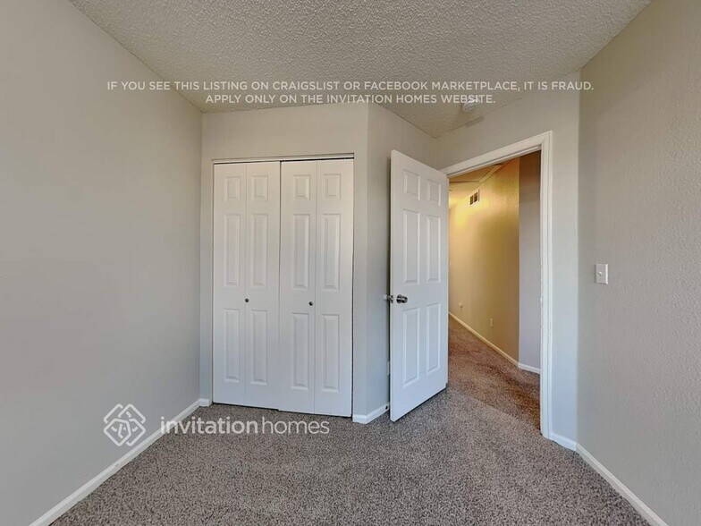 Building Photo - 8885 Cloverleaf Cir