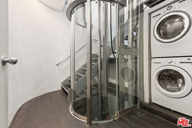 Building Photo - 1719 Appian Wy