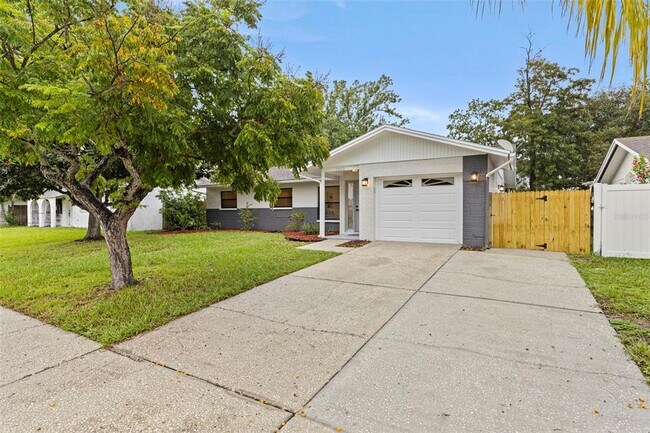 Building Photo - 1353 Wildwood Ct