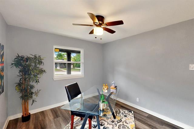 Building Photo - 1425 Oakhill Dr