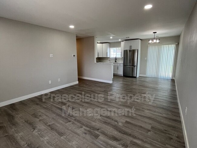 Building Photo - 5741 Calle Sal Si Puedes