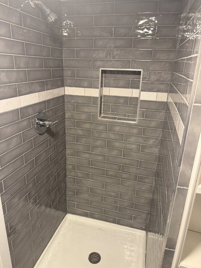 Building Photo - 1894 Pannell Ave