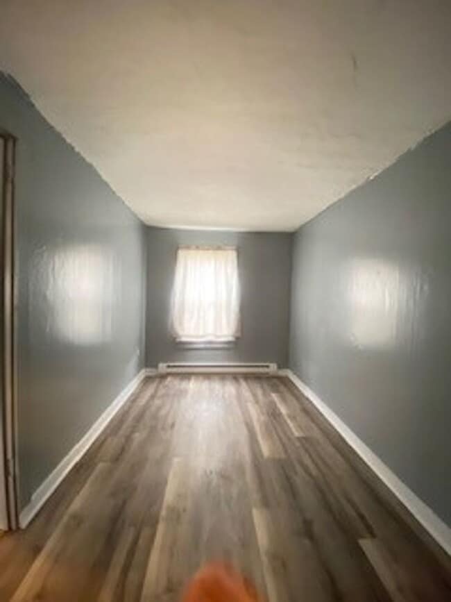 Building Photo - $200 OFF FIRST MONTH RENT -1 Bedroom Single Family Home in Elkhart!