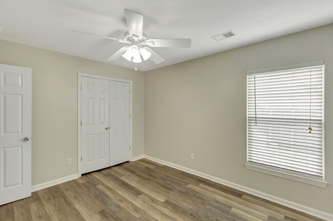 Building Photo - Spacious Cane Bay Home with Pond Views!