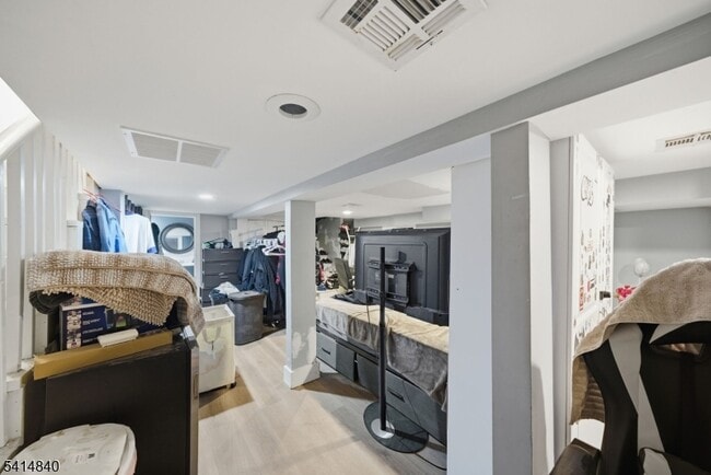 Building Photo - 94 S 21st Ave