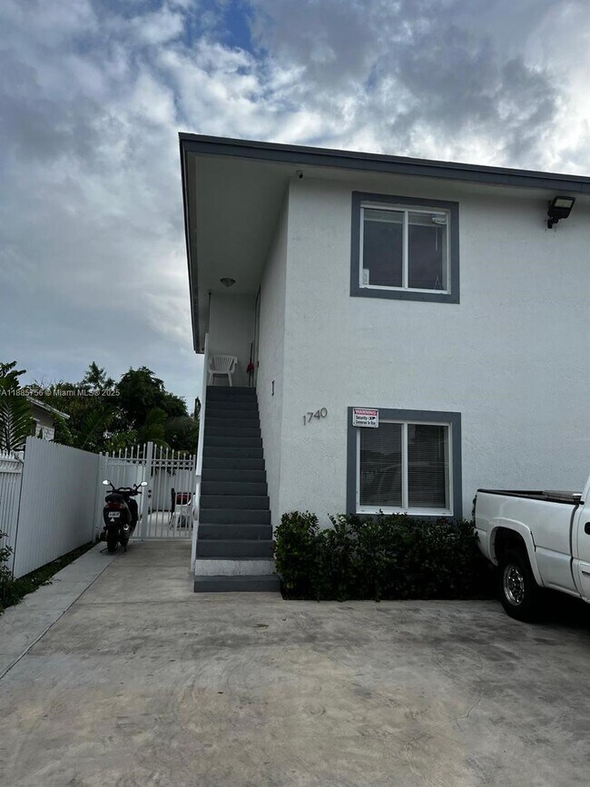 Primary Photo - 1740 NW 64th St