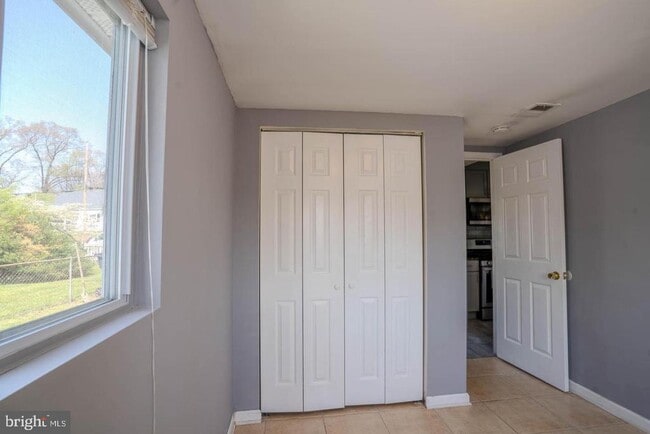 Building Photo - 114 Colburn Dr