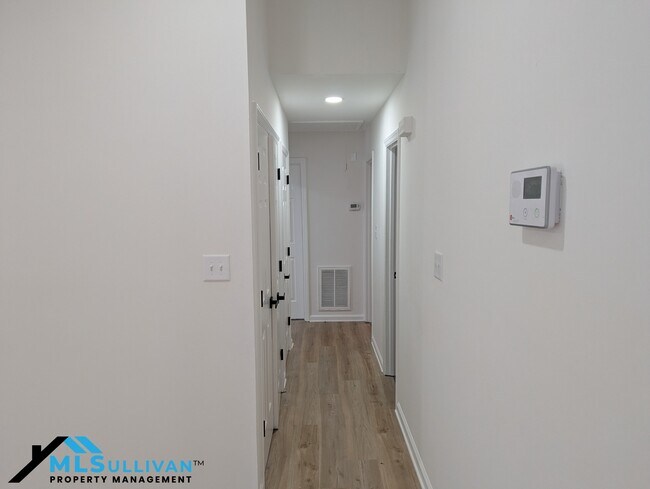 Building Photo - 5802 Lillie Dr