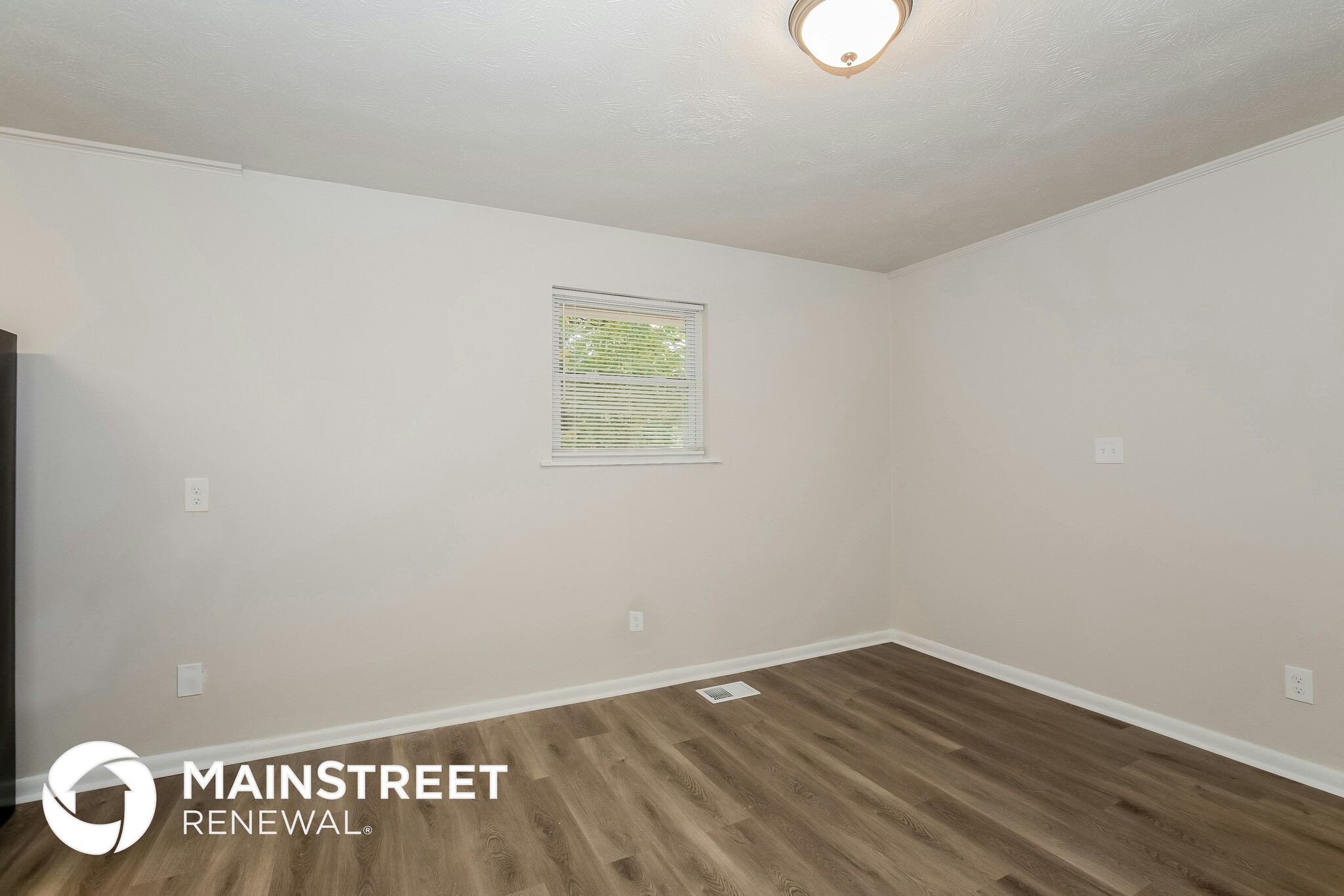 Building Photo - 424 Azalea Dr