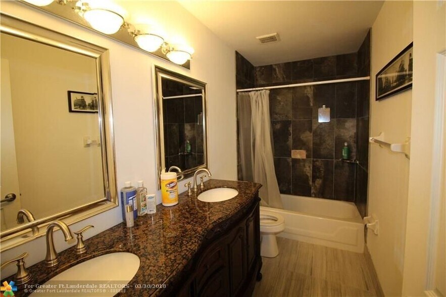 Building Photo - 11126 Harbour Springs Cir