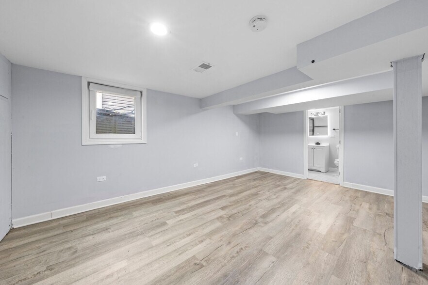 Building Photo - 5352 W 90th St