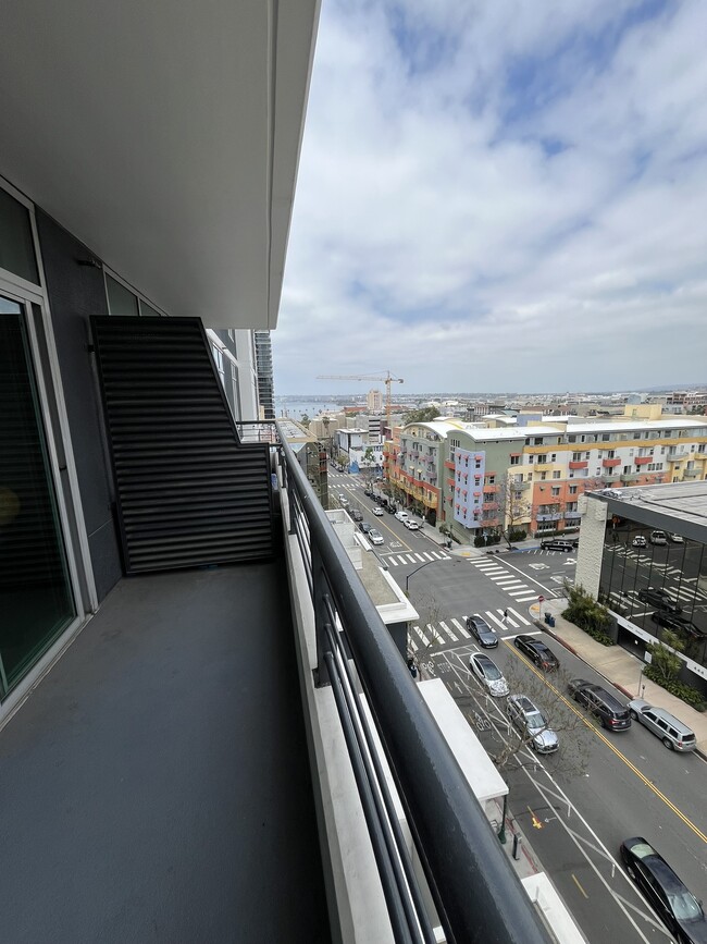 Building Photo - 425 W Beech St