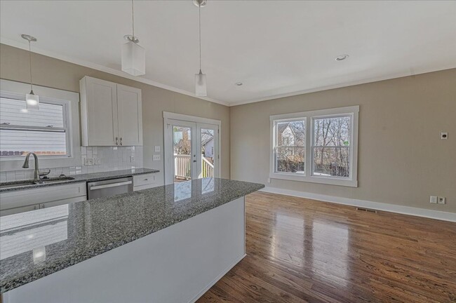 Building Photo - Beautiful House in East Nashville!