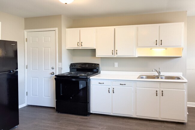 Building Photo - 5905 Devington Rd