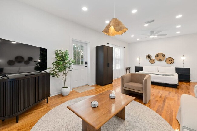 Building Photo - 27 Old Mission Ave