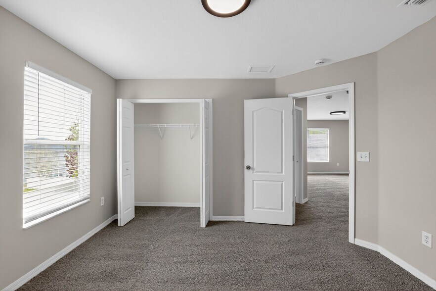 Building Photo - 10629 Shady Preserve Dr