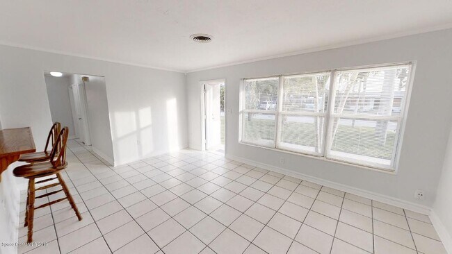 Building Photo - 449 N Waterway Dr