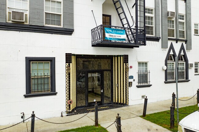 861 Fedora - Bright & Inviting 1-Bedroom Apartment