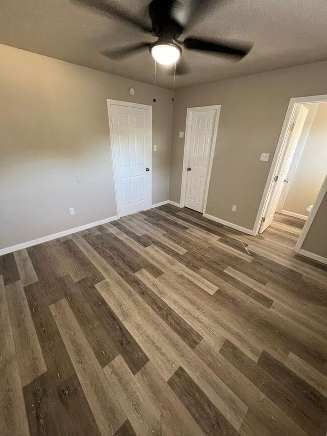 Building Photo - 1917 26th St