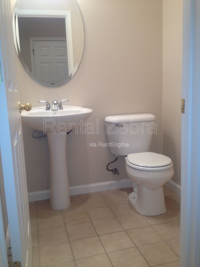 Building Photo - 103 Pelican St