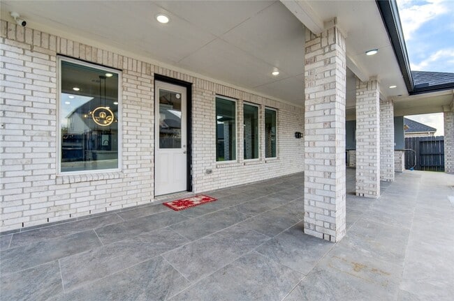 Building Photo - 28918 Woods Rose Ct