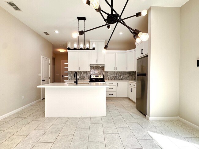 Building Photo - 1426 Los Estribos Dr