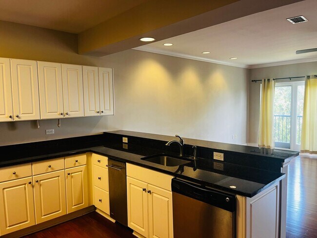 Building Photo - 1 Bed, 1 Bath at Carolina Walk - Steps from Williams Brice Stadium!