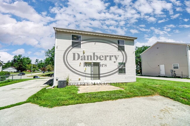 Building Photo - 3571 Turret Green Dr