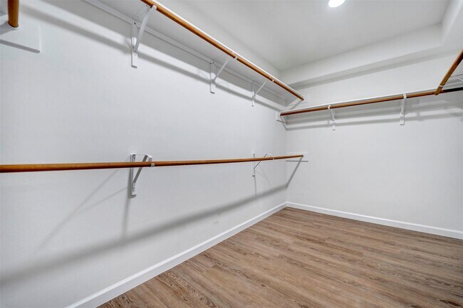 Building Photo - 22250 Queenbury Hills Dr