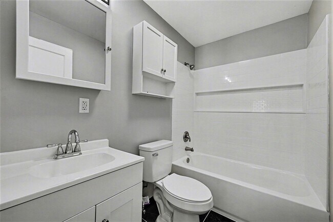 Building Photo - Beautiful 3 Bed 1 Bath Home