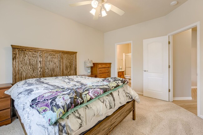 Building Photo - Short Term Furnished 3 Bedroom Townhome!!