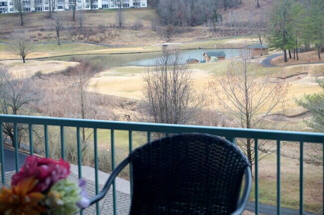 Building Photo - 2700 Green Mountain Dr