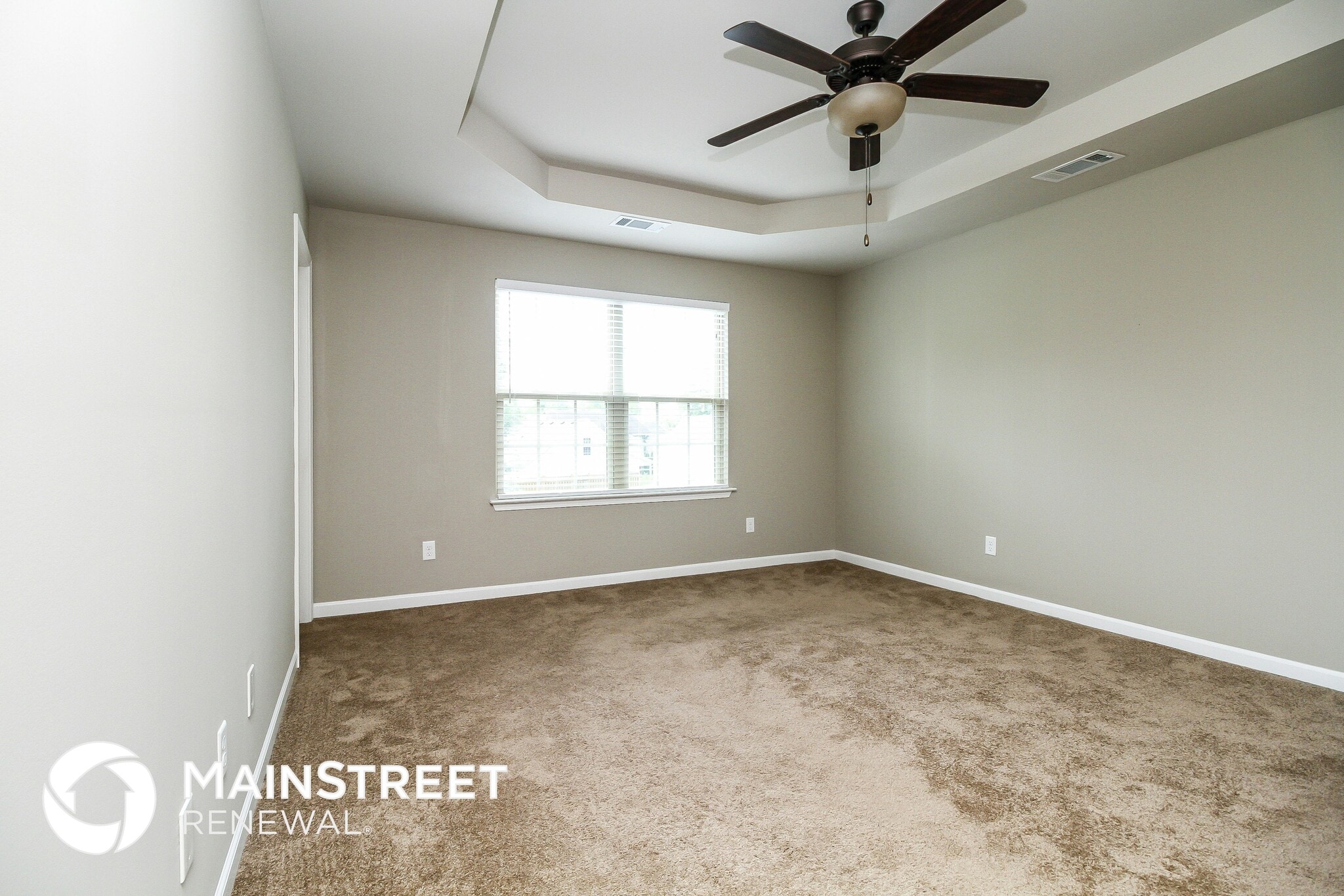 Building Photo - 160 Lyndhurst Dr