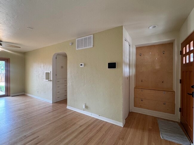 Building Photo - 4679 Idlewilde Ln SE