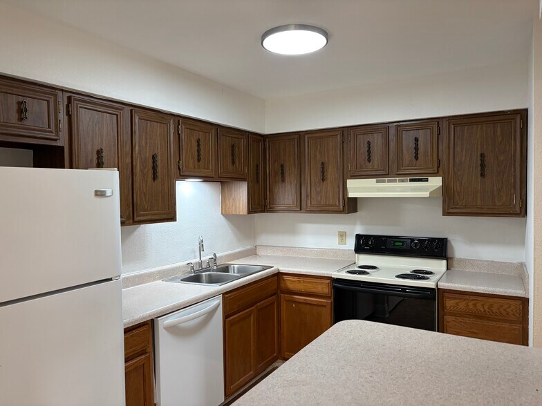 Kitchen - 228 Jewel St