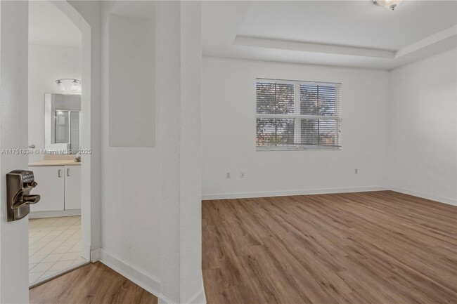 Building Photo - 10940 NW 87th Ln