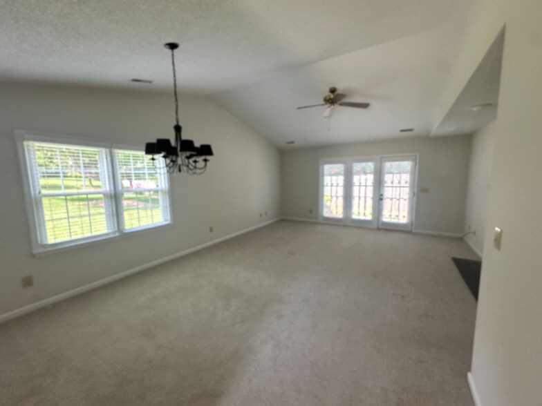 Building Photo - 6817 Fairpoint Ct