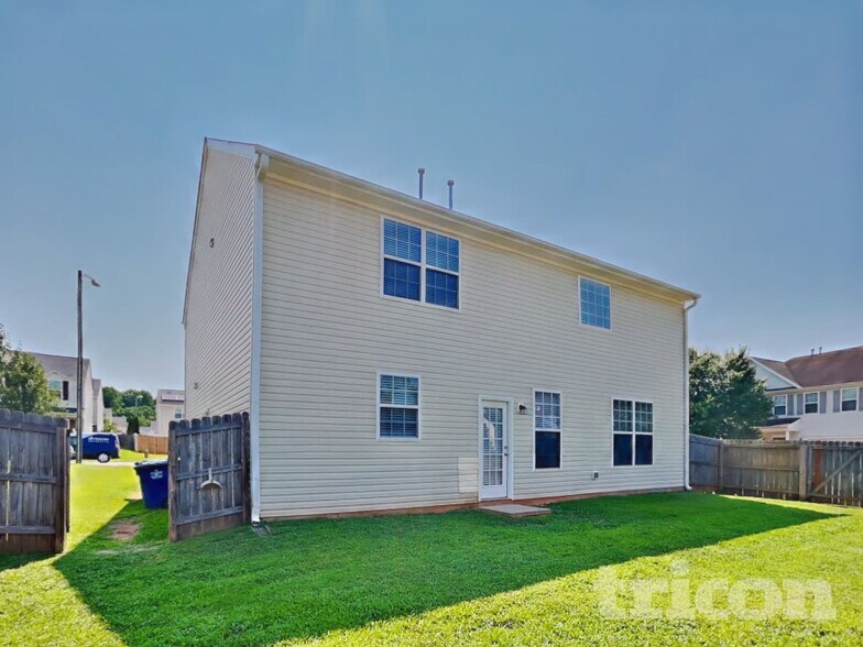 Building Photo - 2345 Waverly Crossing Rd