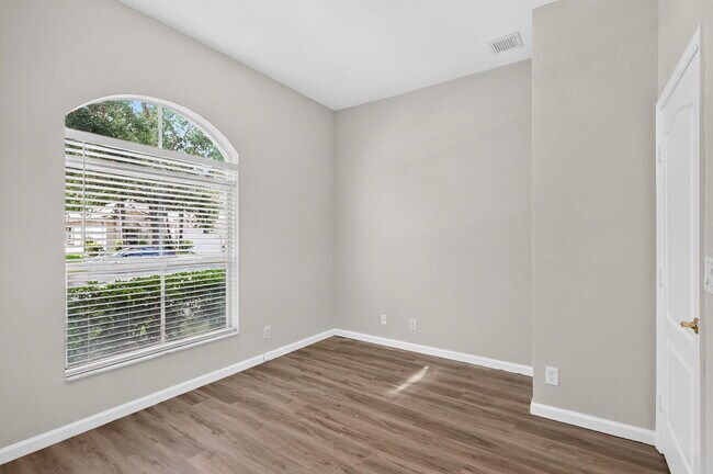 Building Photo - 5614 Sunberry Cir